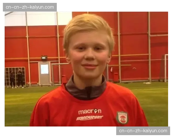 哈兰德22球领跑射手榜，金靴争夺已无悬念？