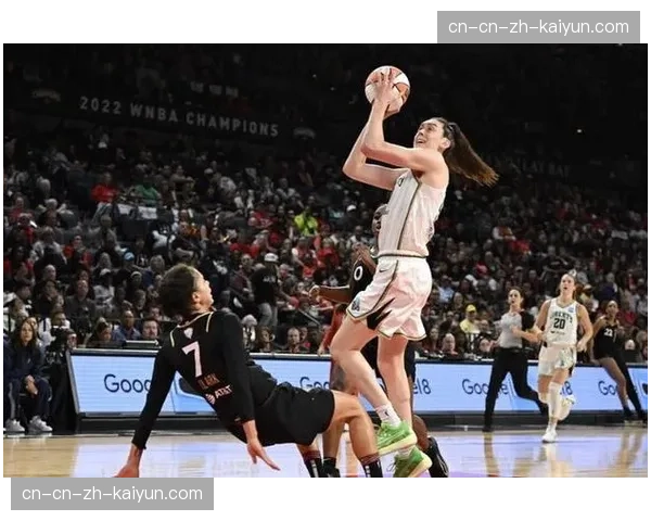 季前赛揭幕战前瞻：自由人主场迎战狂热，克拉克对决斯图尔特